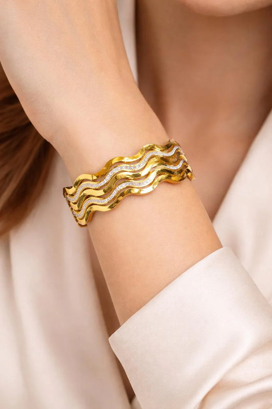Golden Wave Luxe Anti-Tarnish Bracelet
