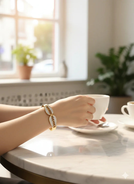 Heartline Elegance Anti-Tarnish Bracelet